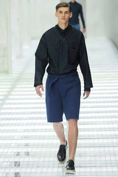 Look 13